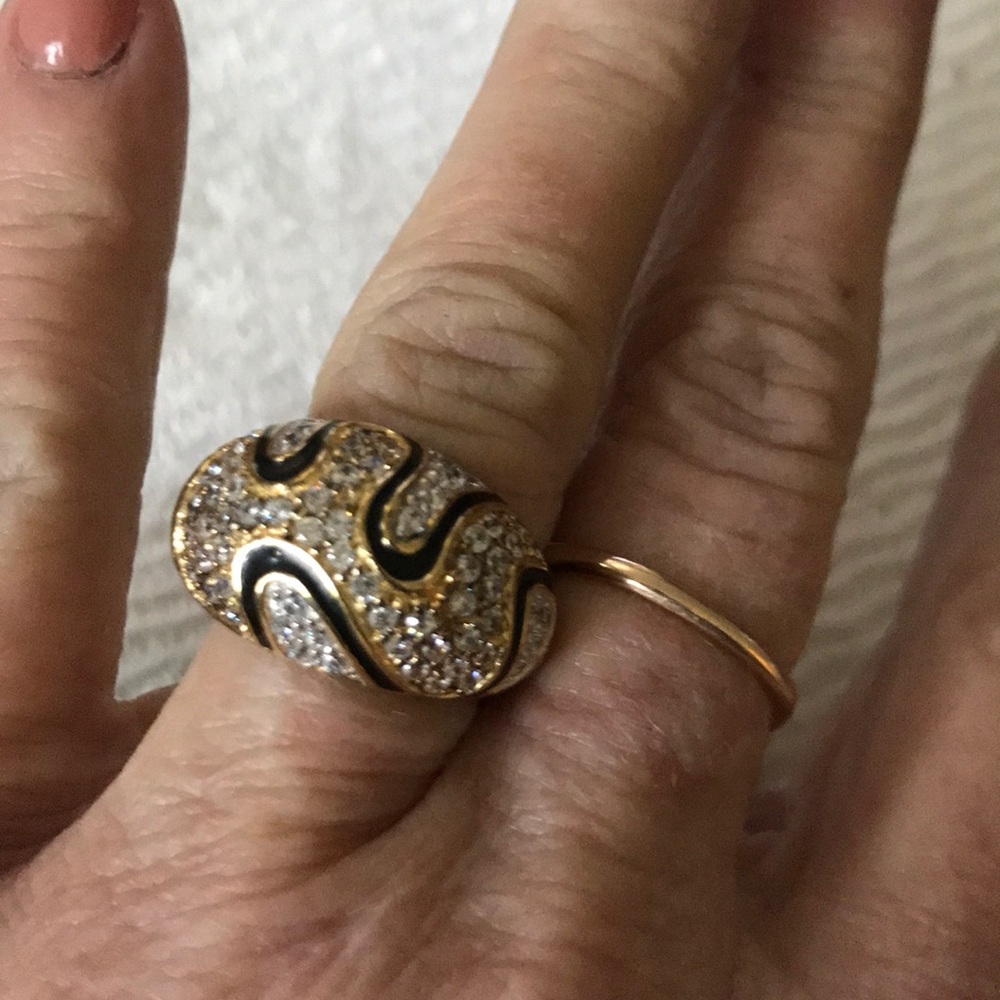 ring - Picture 3 of 4